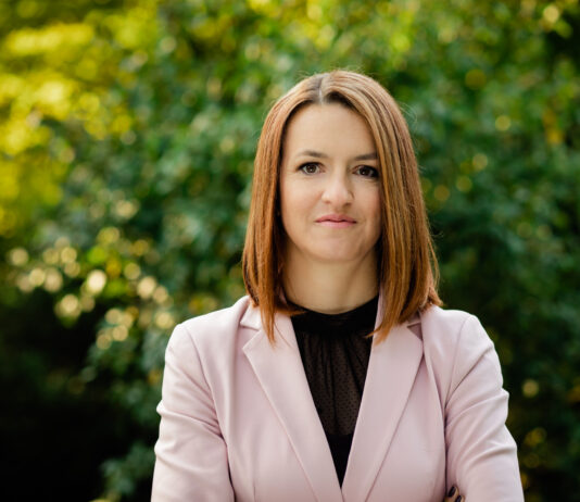 (Intervju) Lucija Vrhovšek Jančič: “Na terenu slišim od ljudi, da še nikoli niso dobili toliko denarja od vlade, kot so ga v mandatu Janeza Janše”