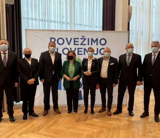 Zapečateno! Povežimo Slovenijo s podpisi vseh petih predsednikov v volilno kampanjo s skupno listo!