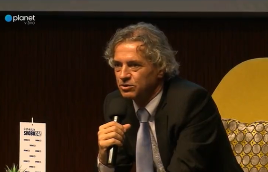 (Video) Zakaj vprašanje o podpori Zoranu Jankoviću za župana Ljubljane tako vznemiri in razburi Roberta Goloba?