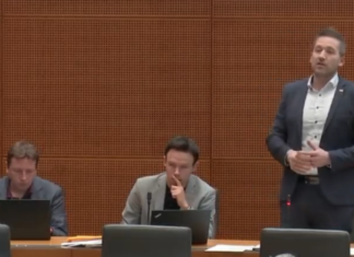 Aleksander Reberšek poslancem Levice: “Pustite poslanski mandat in odprite svoj s.p., seveda vam je bolje sedeti na stolu in pametovati o ukrepih”
