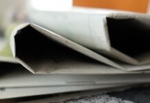 Zakaj morajo dijaki ene od celjskih srednjih šol brati samo levo profilirane dnevne časopise?