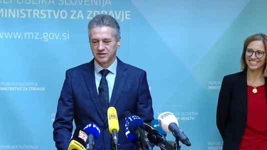 Žiga Turk: “Ministrica za zdravje je lahko v času največje stavke šla na dopust, ker lojalni kadri državljane prepričujejo kako moraho hudobni in pohlepni zdravniki prnehati s stavko”