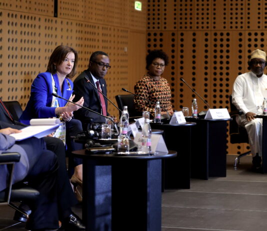 To daje davkoplačevalcem Golob! Medtem, ko ni denarja za upokojence, ga je Fajonova našla 3 milijone za Podsaharsko Afriko!