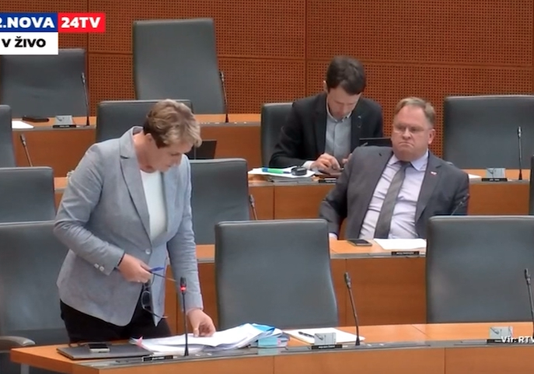 Jelka Godec vladi in koaliciji: “Vašo nesposobnost valite na tiste, ki opozorijo na dejstvo, da ste prevaranti.”