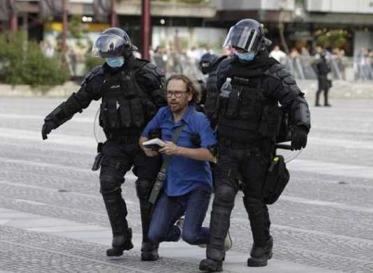 Franc Breznik: “Depolitizirana RTV Slovenija v času navečjega krščanskega praznika predvaja intervju z levim radikalcem in ateistom”