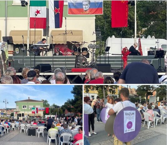 Izolski trg v 21. stoletju okrašen s podobami rdeče zvezde, srpa in kladiva ter diktatorja Josipa Broza Tita