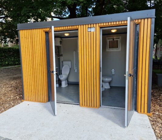 Mestna občina Celje: Nove javne sanitarije na Mestnem pokopališču in v Mestnem parku