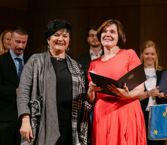 Mestna občina Celje: Prva Vrežetova nagrada Mladinskemu pevskemu zboru OŠ Franceta Bevka Tolmin