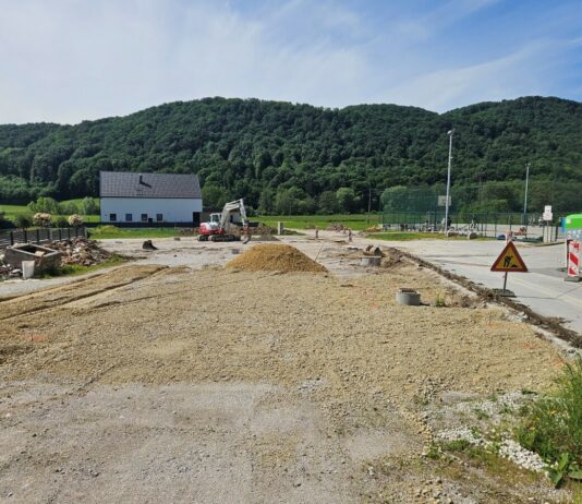 Občina Slovenske Konjice: V teku gradnja parkirišč in pločnika pri POŠ Žiče