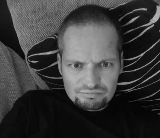 Zakaj aktivist Stariha vodstvo RTV Slovenija ne poziva, da v kolikor nimajo tisočaka za minimalne plače naj zaprejo nacionalni medij?