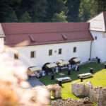 Občina Slovenske Konjice: Kartuzija in vino tudi letos navdušila z vrhunskimi vini in edinstvenim ambientom Žičke kartuzije
